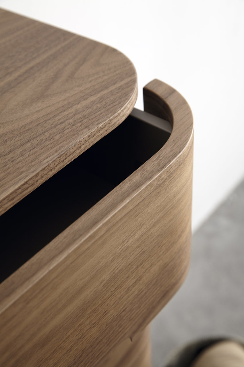 Kumode ar noapaļotām fasādēm SURF