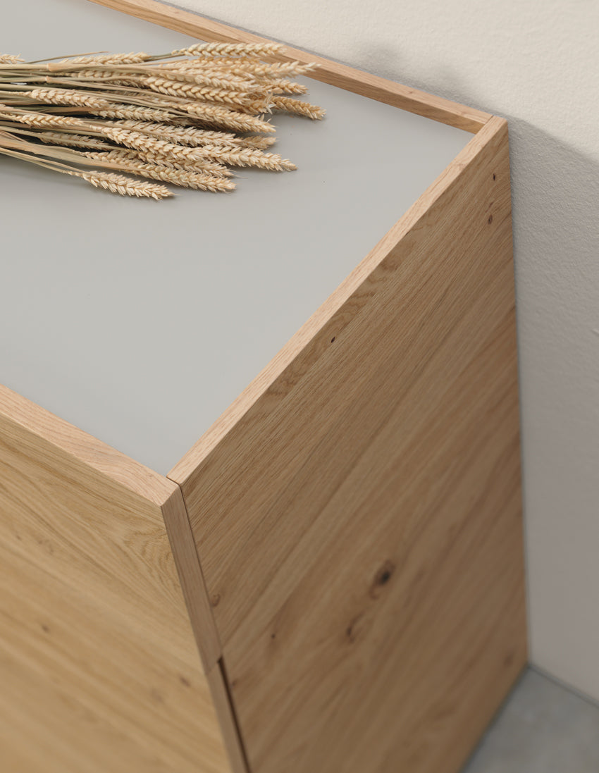 Kumode ar 7 atvilknēm POOL